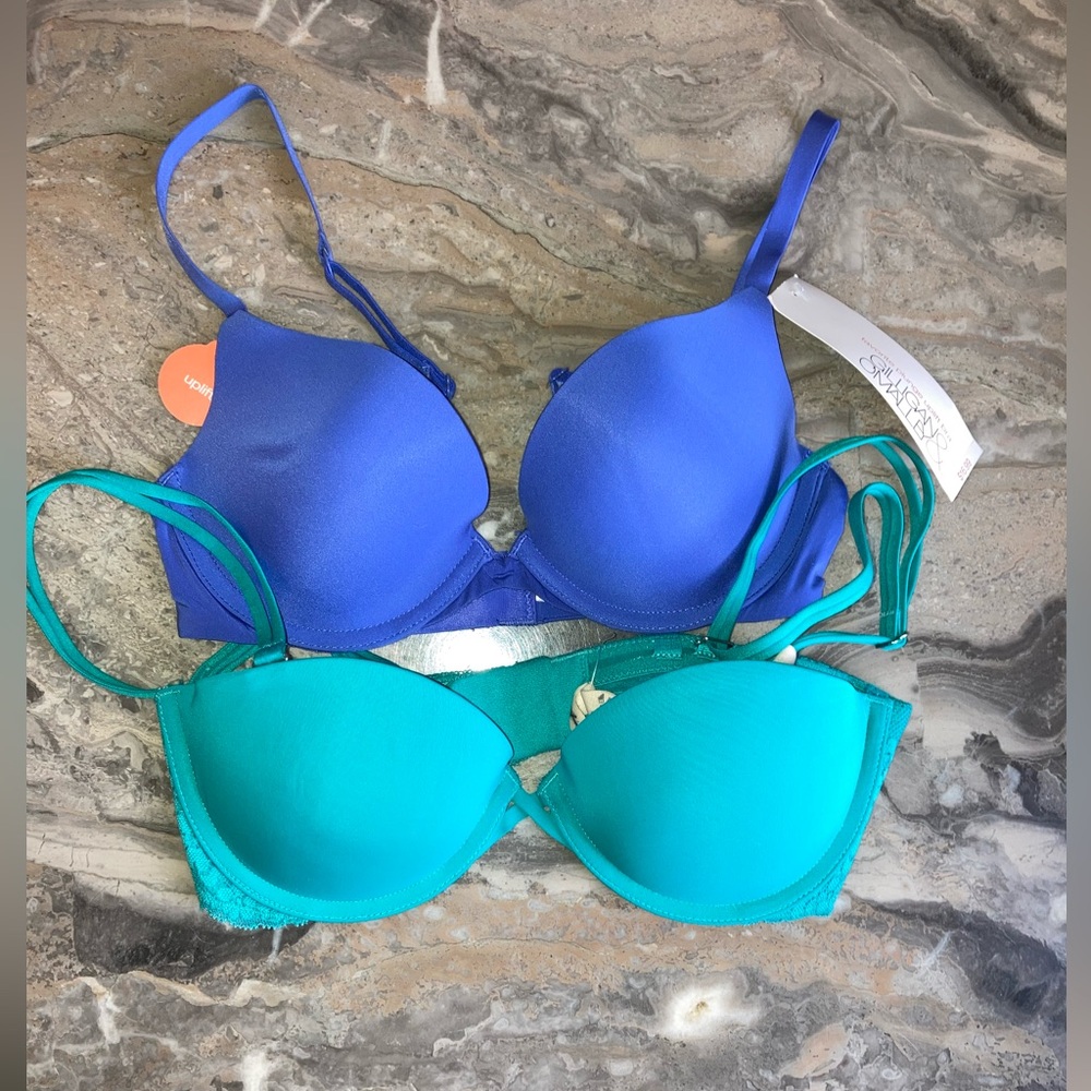 2 NEW 32B aerie & Gilligan & O’Malley Beautifully colored push-ups are adorable.